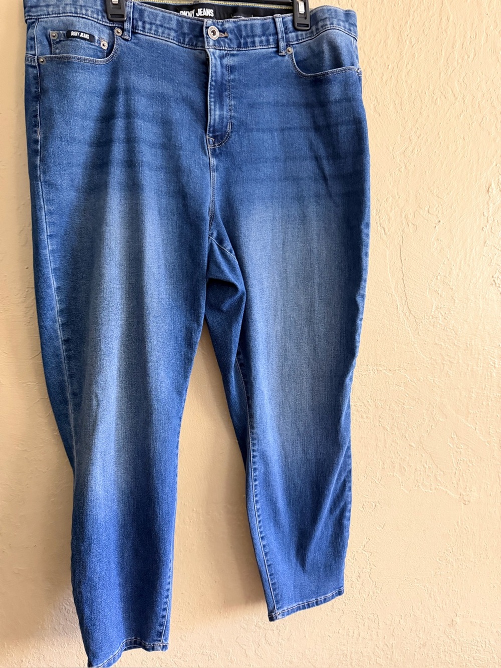 Dkny Mid-Rise Ankle Jeans in Classic Blue Wash